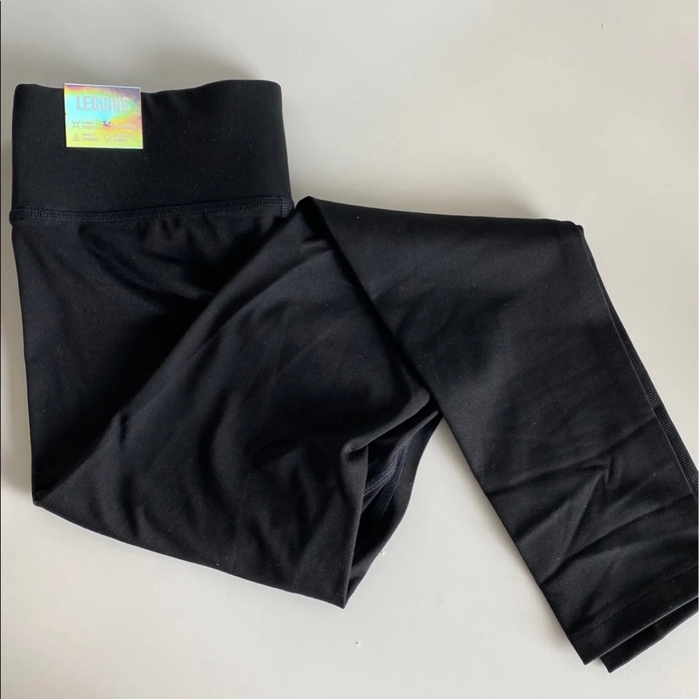 PINK all Black yoga leggings